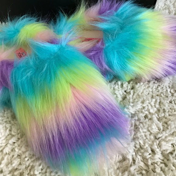 Betsey Johnson XOX Trolls Slip On - Picture 2 of 5